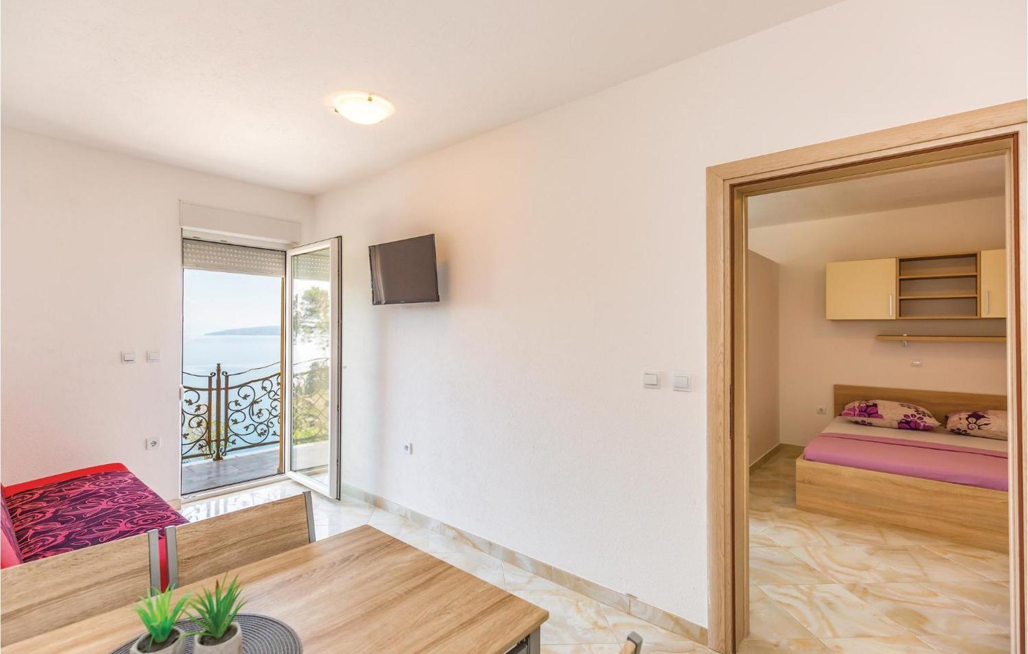 Nice Apartment In Krvavica With House Sea View ภายนอก รูปภาพ